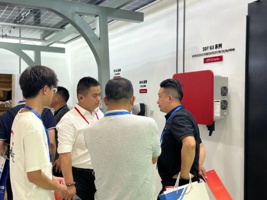 向光前行固德威智慧能源全场景解决方案粤动羊城光储展(图2)