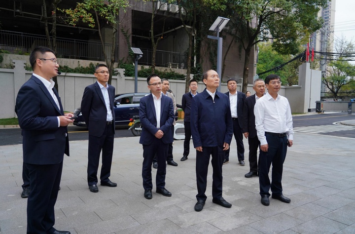 中建四局绿色低碳建筑发展论坛暨坝道工程医院中建四局城市更新改造分院成立大会在贵州举行(图3)