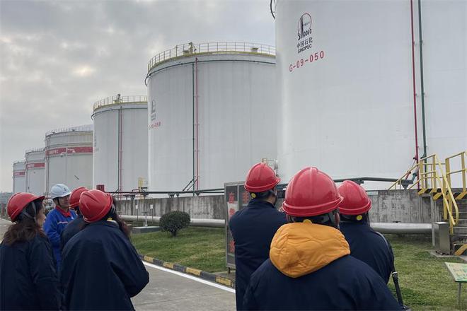 探秘智慧能源“黑科技”：中石化公众开放日体验城市服务新场景(图2)