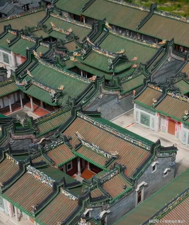 10亿违建豪宅被推平屋主身份曝光官媒称完全合理！(图3)