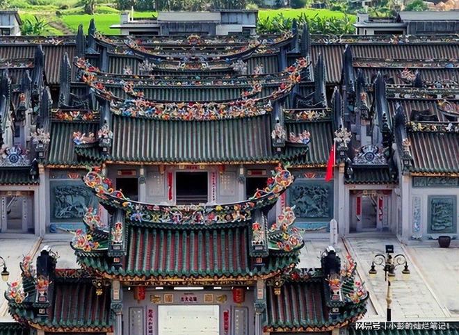10亿违建豪宅被推平屋主身份曝光官媒称完全合理！(图6)