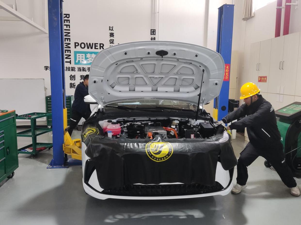 新能源、智慧养老、社区管理……直面市场这些中职专业为何抢手？(图1)