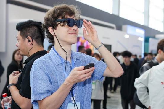 TIC2025：聚焦“AI向实”TCL以AI重新定义智慧生活场景与绿色能源科技(图9)