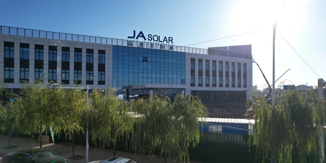 案例日供1020吨！中广欧特斯打造工业园区高效节能热水系统(图2)